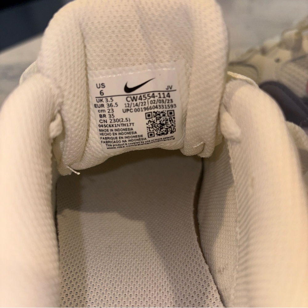 Nike Air‎ Max Sail Coral Sneakers in Cream, Pink, and Gray size 6 - Picture 7 of 8
